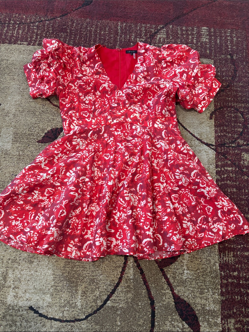 1.STATE Red and White Floral V-Neck Dress